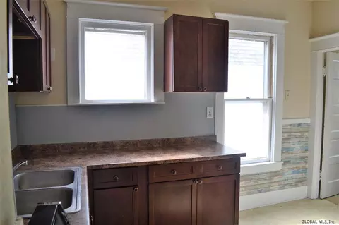 131 Elder St, Schenectady, NY 12304 photo 13