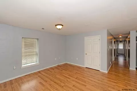 841 Hillside Ave, Schenectady, NY 12308 photo 4