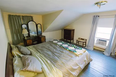 104 9th St, Saratoga Springs, NY 12866 photo 10