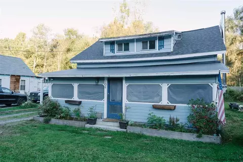 104 9th St, Saratoga Springs, NY 12866 photo 2