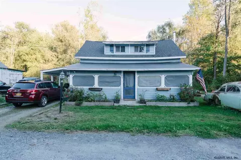 104 9th St, Saratoga Springs, NY 12866 photo 1