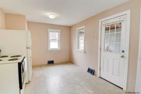 255 E Campbell Rd, Schenectady, NY 12303 photo 17