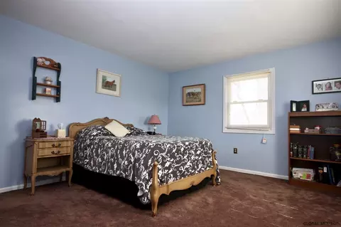 29 Bernard Pl, Glenmont, NY 12077 photo 22