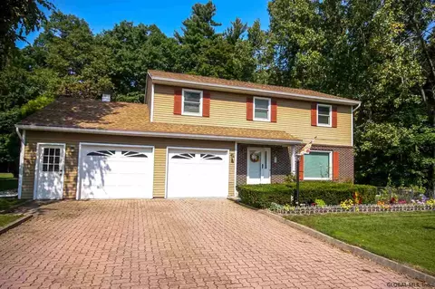 29 Bernard Pl, Glenmont, NY 12077 photo 1