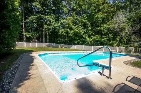 29 Bernard Pl, Glenmont, NY 12077 photo 31