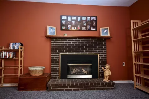29 Bernard Pl, Glenmont, NY 12077 photo 15