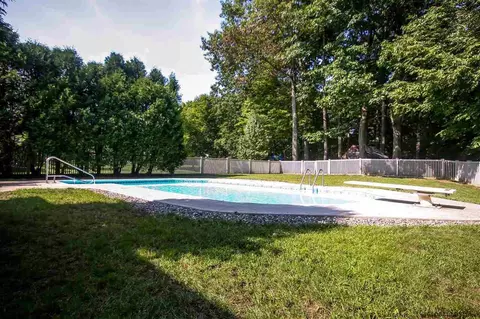29 Bernard Pl, Glenmont, NY 12077 photo 32