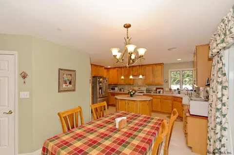 1 Egmont Ct, Delmar, NY 12054 photo 9
