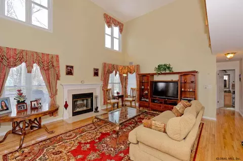 1 Egmont Ct, Delmar, NY 12054 photo 7
