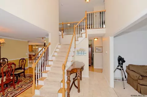 1 Egmont Ct, Delmar, NY 12054 photo 3