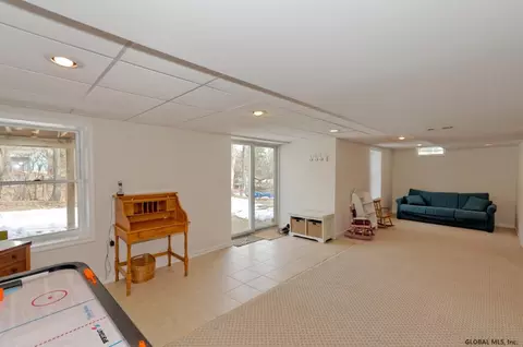 1 Egmont Ct, Delmar, NY 12054 photo 18
