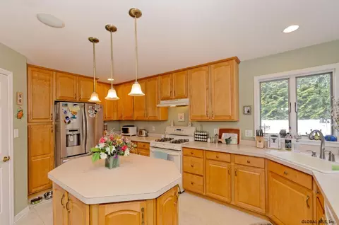 1 Egmont Ct, Delmar, NY 12054 photo 11