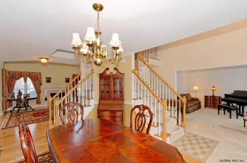 1 Egmont Ct, Delmar, NY 12054 photo 6
