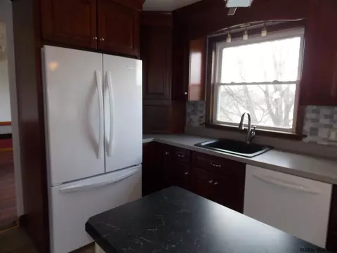 100 Devitt Rd, Waterford, NY 12188 photo 3