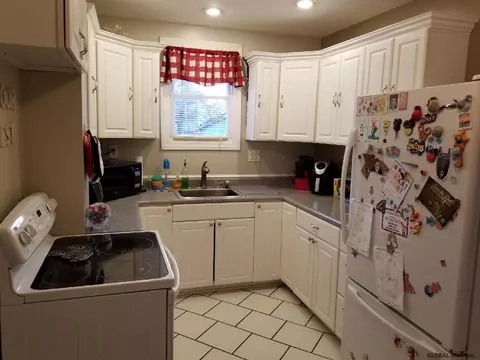 438 2nd St, Schenectady, NY 12306 photo 3