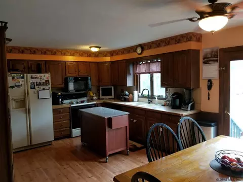 2008 Anthony Dr, Schenectady, NY 12303 photo 7