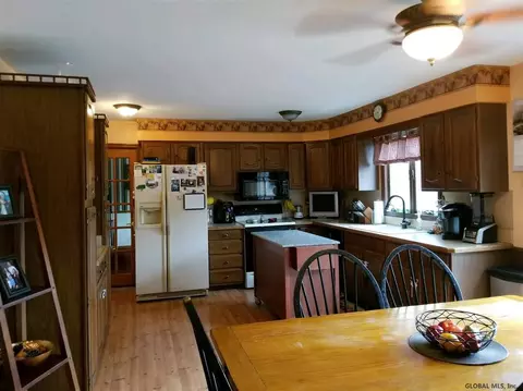 2008 Anthony Dr, Schenectady, NY 12303 photo 5