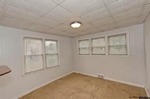 2570 Putnam St, Schenectady, NY 12304 photo 11