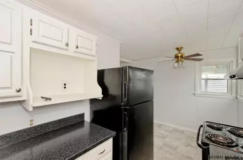 2570 Putnam St, Schenectady, NY 12304 photo 9