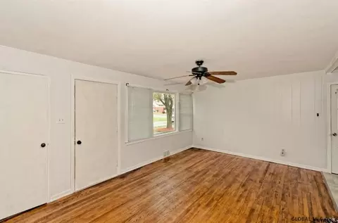 2570 Putnam St, Schenectady, NY 12304 photo 6