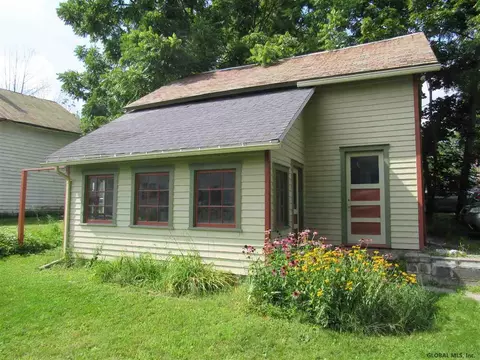 637 E Main St, Cobleskill, NY 12043 photo 5