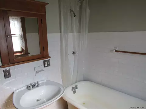 637 E Main St, Cobleskill, NY 12043 photo 21