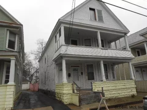 15 Hawk St, Schenectady, NY 12307 photo 1