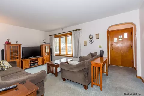 364 E Campbell Rd, Schenectady, NY 12303 photo 6