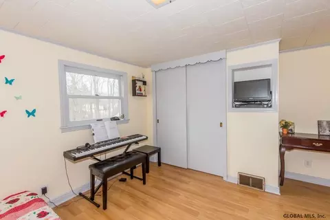 364 E Campbell Rd, Schenectady, NY 12303 photo 28