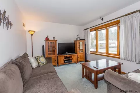 364 E Campbell Rd, Schenectady, NY 12303 photo 7