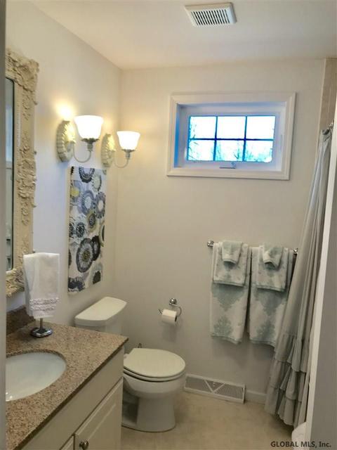 27 Ridgewood Dr, Mechanicville, NY 12118 photo 59