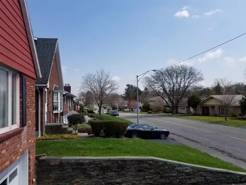 44 Ormond St, Albany, NY 12203 photo 3
