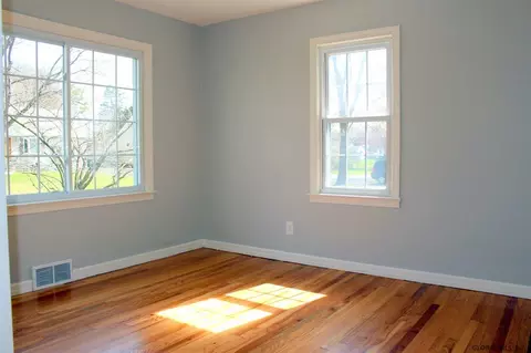 1031 Peter Rd, Schenectady, NY 12303 photo 9