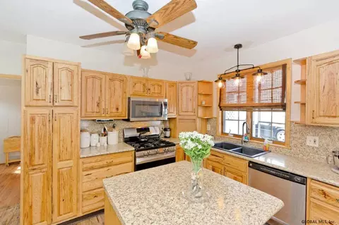 9 Wagner Ave, Schenectady, NY 12304 photo 14
