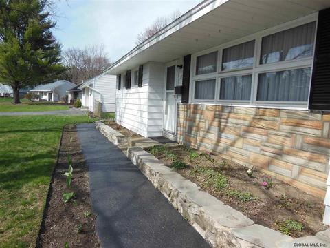 8 Goffredo Dr, Schenectady, NY 12303 photo 3