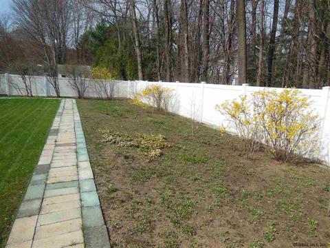 8 Goffredo Dr, Schenectady, NY 12303 photo 6