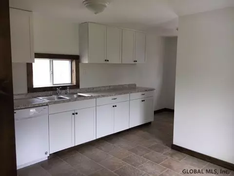 39 Heath St, Corinth, NY 12822 photo 9