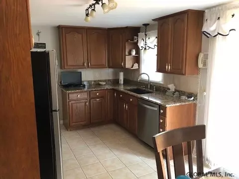66 Hite Ct, Schenectady, NY 12303 photo 6