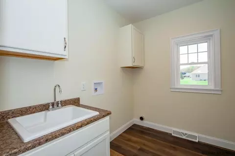 808 Rainbow Dr, Schenectady, NY 12303 photo 12