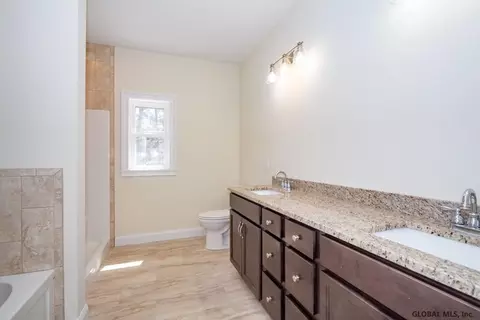808 Rainbow Dr, Schenectady, NY 12303 photo 16