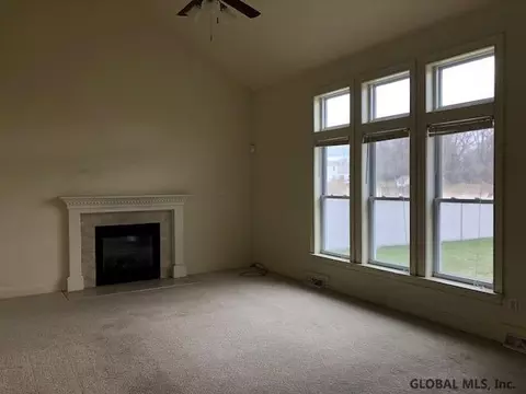 54 Huntswood Ln, Glenmont, NY 12077 photo 9