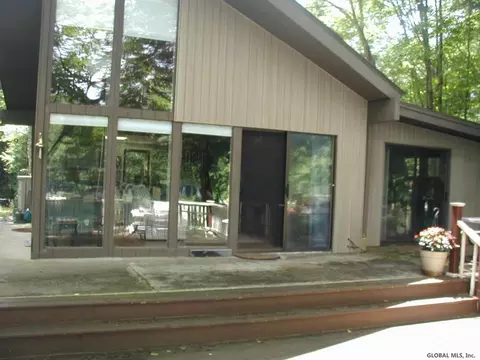 1052 West Way, Hampton, NY 12837 photo 5