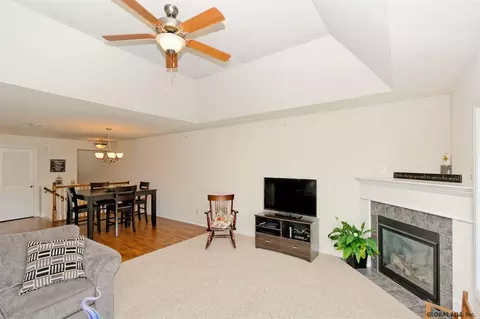 105 Paddock Cir, Schenectady, NY 12306 photo 14