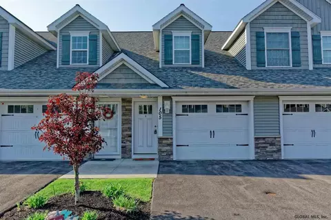 105 Paddock Cir, Schenectady, NY 12306 photo 1
