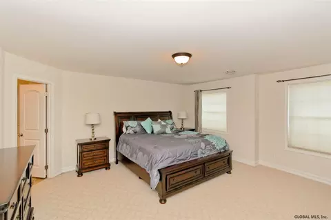 105 Paddock Cir, Schenectady, NY 12306 photo 21