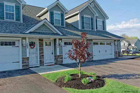 105 Paddock Cir, Schenectady, NY 12306 photo 2