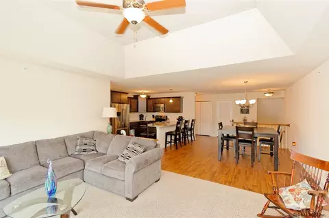 105 Paddock Cir, Schenectady, NY 12306 photo 13