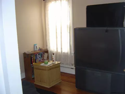 445 Eleanor St, Schenectady, NY 12306 photo 9