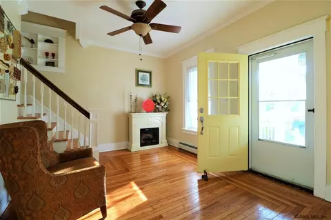 137 Elmer Ave, Schenectady, NY 12308 photo 4
