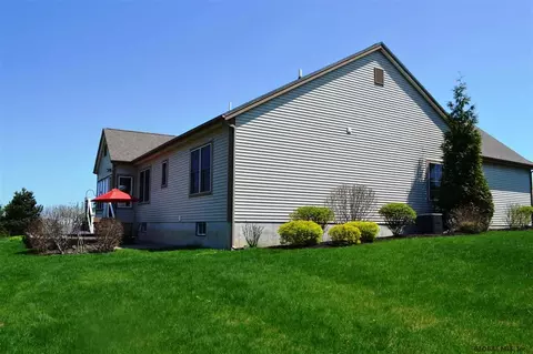 9 Sheldon Dr, Mechanicville, NY 12118 photo 19